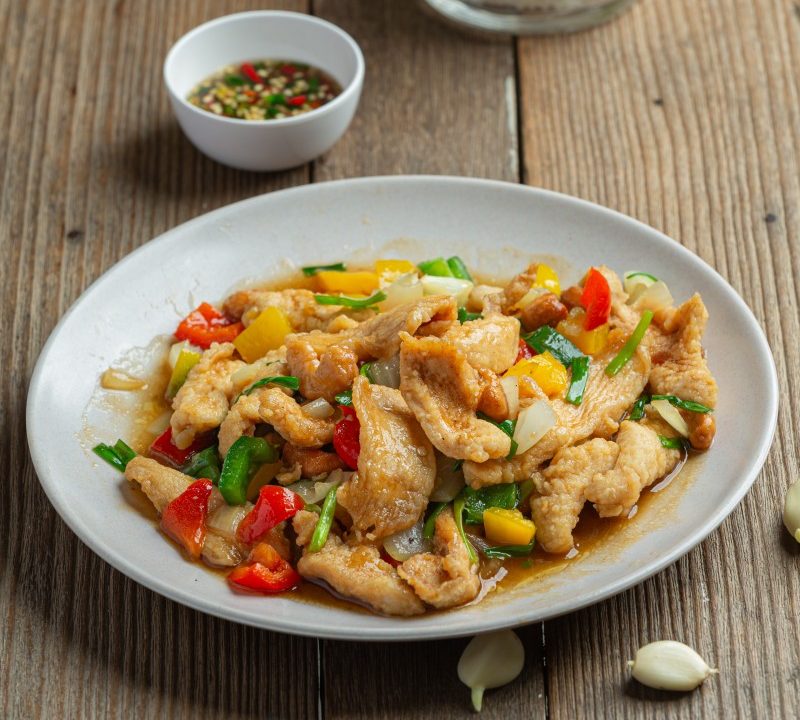 fried-chicken-with-cashew-nuts-thai-food